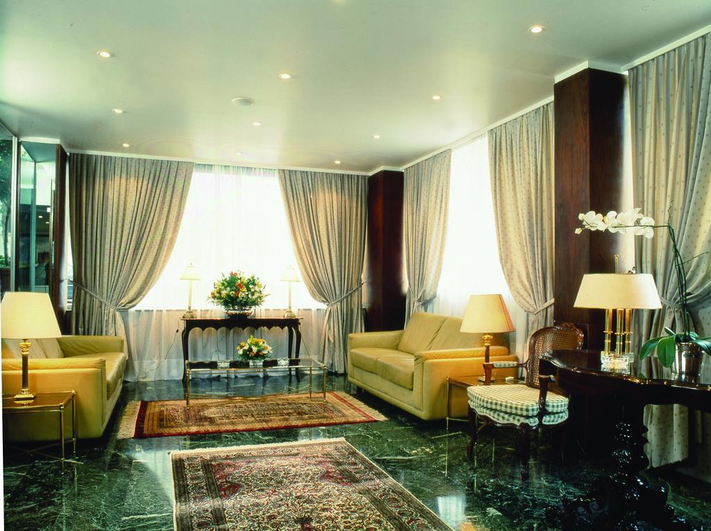 The Park Hotel Piraeus Bilik gambar